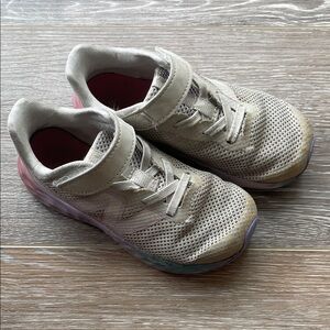 New Balance Kids Sneakers in Light Gray and Pink Accent